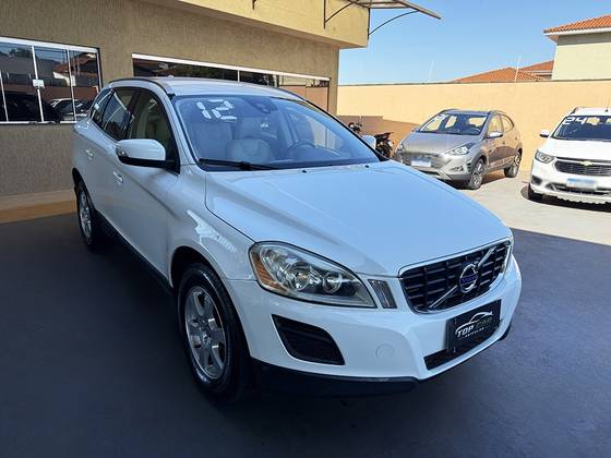 VOLVO XC60 2.0 T5 COMFORT FWD TURBO GASOLINA 4P AUTOMÁTICO VOLVO XC60 2.0 T5 COMFORT FWD TURBO GASOLINA 4P AUTOMÁTICO